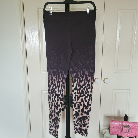 WITCHERY Activewear Pants Dark Grey Beige Leopard Print Size 12 Stretchy Pants - Picture 3 of 5